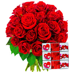 40 ROSES + 9 NAPOLITAINS 40 ROSES + 9 NAPOLITAINS