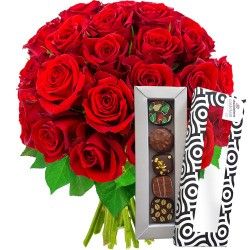 30 ROSES + 5 CHOCOLATS 30 ROSES + 5 CHOCOLATS